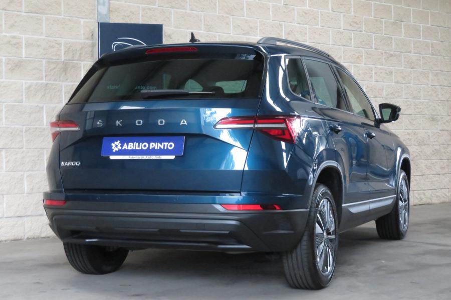 skoda-karoq-2023-gasolina-999cc