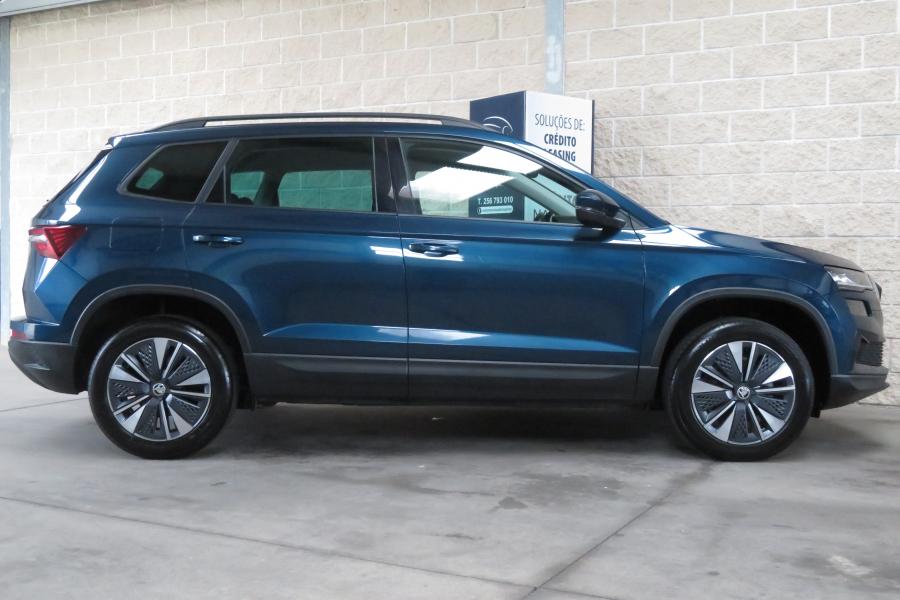 skoda-karoq-2023-gasolina-999cc