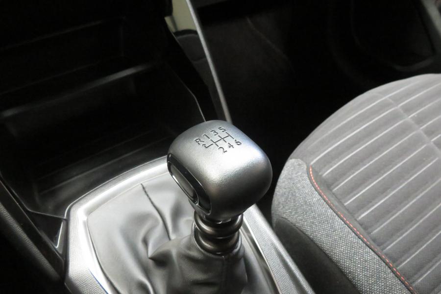 peugeot-208-2023-gasolina-1199cc