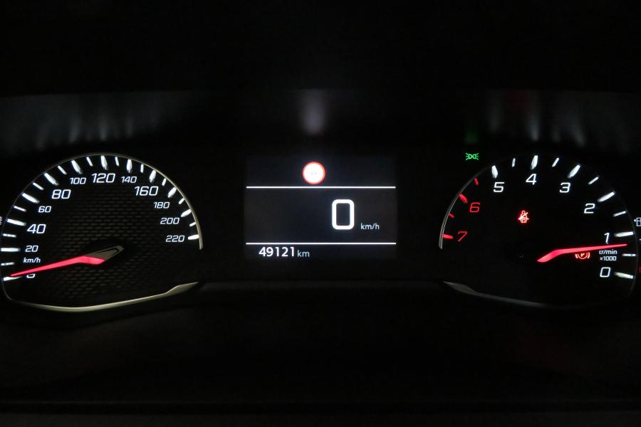 peugeot-208-2023-gasolina-1199cc
