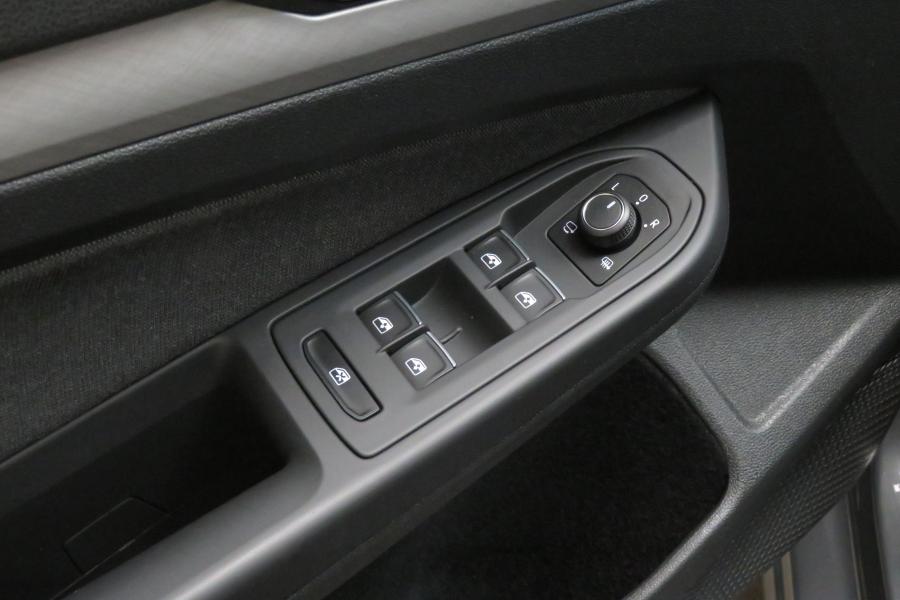 volkswagen-golf-2023-gasolina-999cc