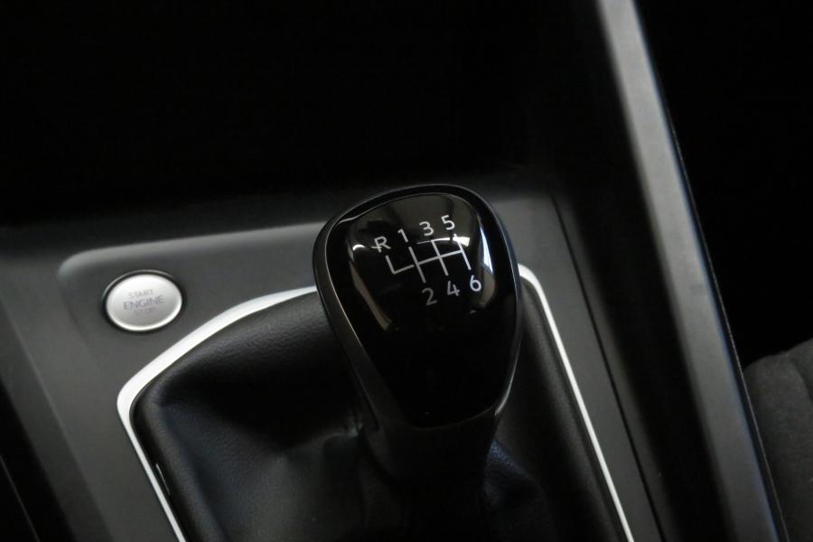 volkswagen-golf-2023-gasolina-999cc