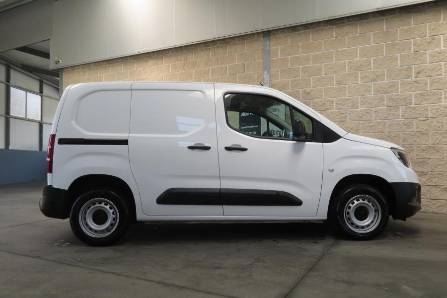 opel-combo-2022-diesel-1499cc
