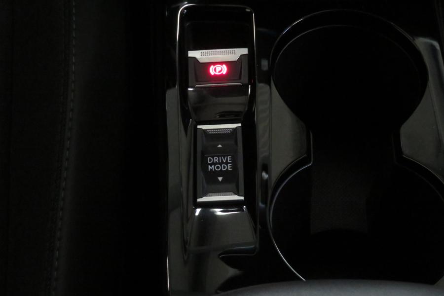 peugeot-2008-2023-gasolina-1199cc