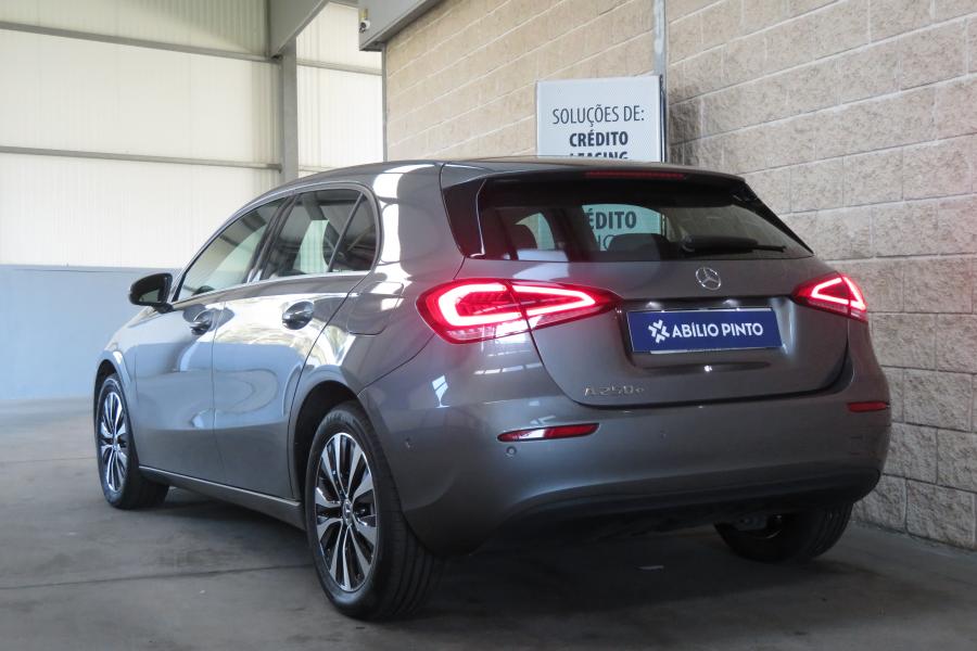mercedes-benz-classe-a-2021-hibrido-a-gasolina-1332cc