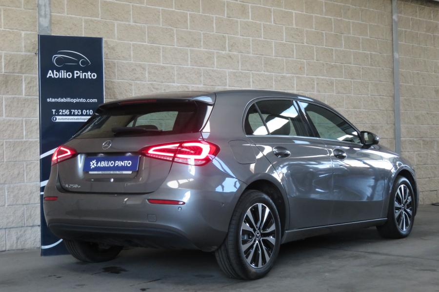 mercedes-benz-classe-a-2021-hibrido-a-gasolina-1332cc