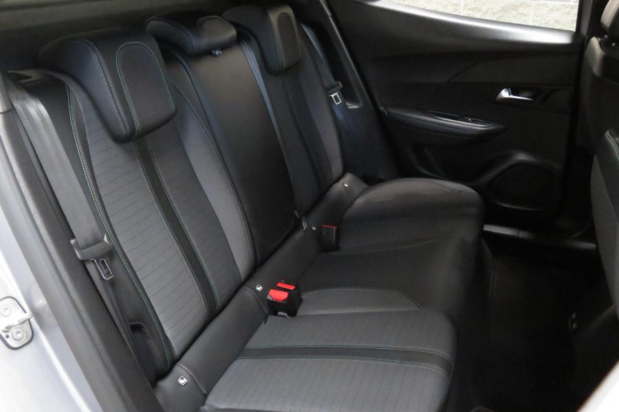 peugeot-2008-2023-gasolina-1199cc