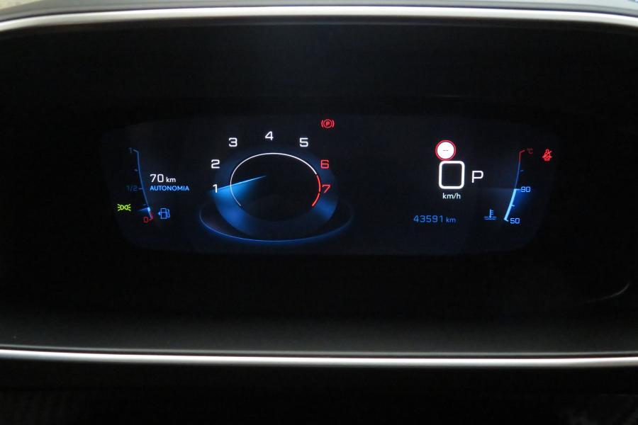peugeot-2008-2023-gasolina-1199cc