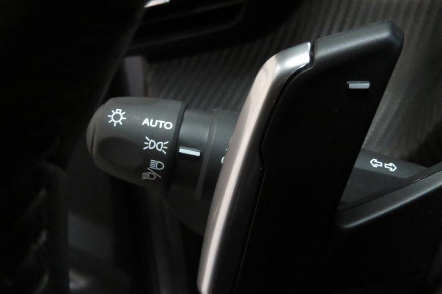 peugeot-2008-2023-gasolina-1199cc