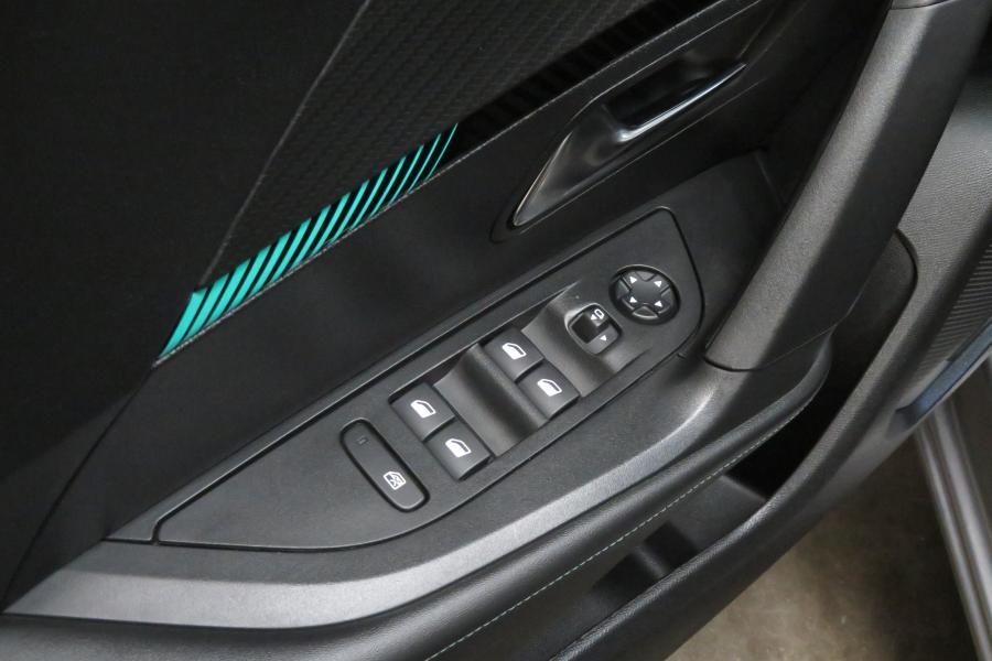 peugeot-2008-2023-gasolina-1199cc