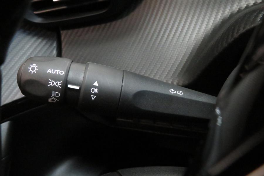 peugeot-2008-2024-gasolina-1199cc