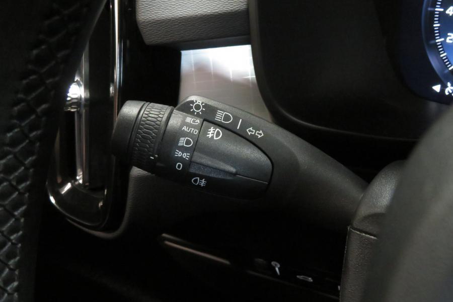 volvo-xc40-2022-hibrido-a-gasolina-1477cc