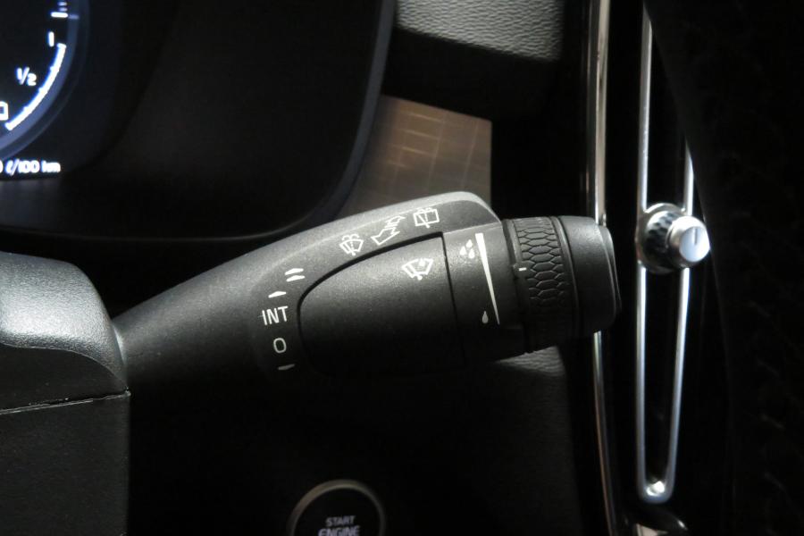volvo-xc40-2022-hibrido-a-gasolina-1477cc