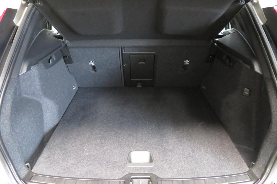 volvo-xc40-2022-hibrido-a-gasolina-1477cc