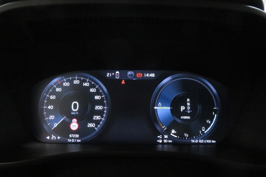 volvo-xc40-2022-hibrido-a-gasolina-1477cc
