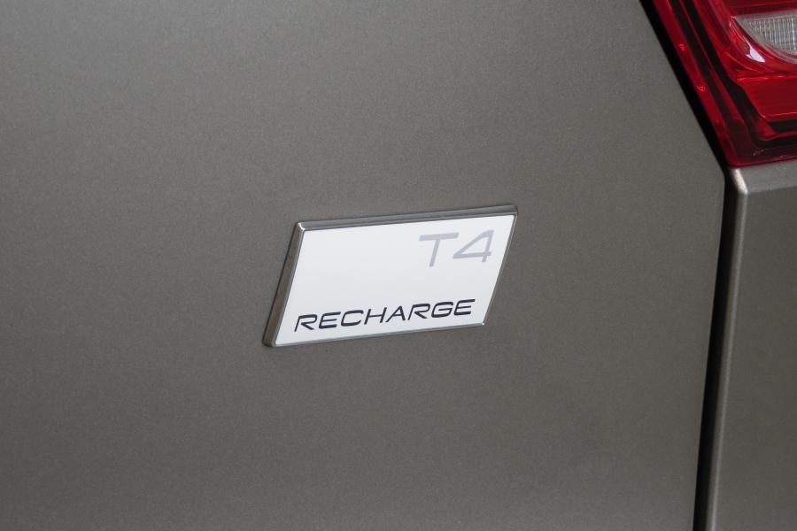 volvo-xc40-2022-hibrido-a-gasolina-1477cc