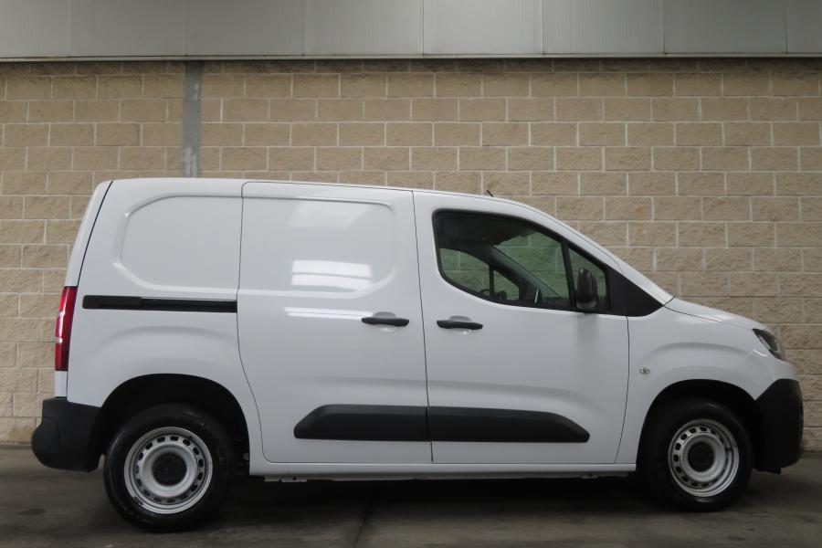 citroen-berlingo-2024-diesel-1499cc