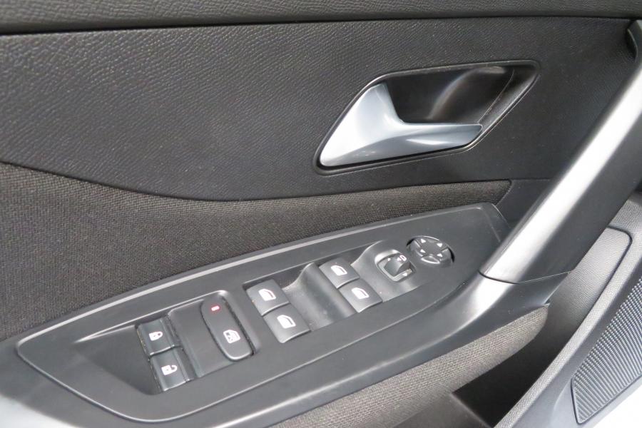 peugeot-308-2025-hibrido-a-gasolina-1199cc
