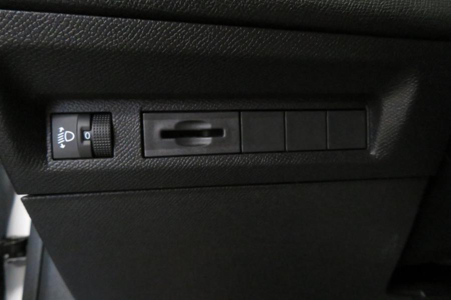 peugeot-308-2025-hibrido-a-gasolina-1199cc