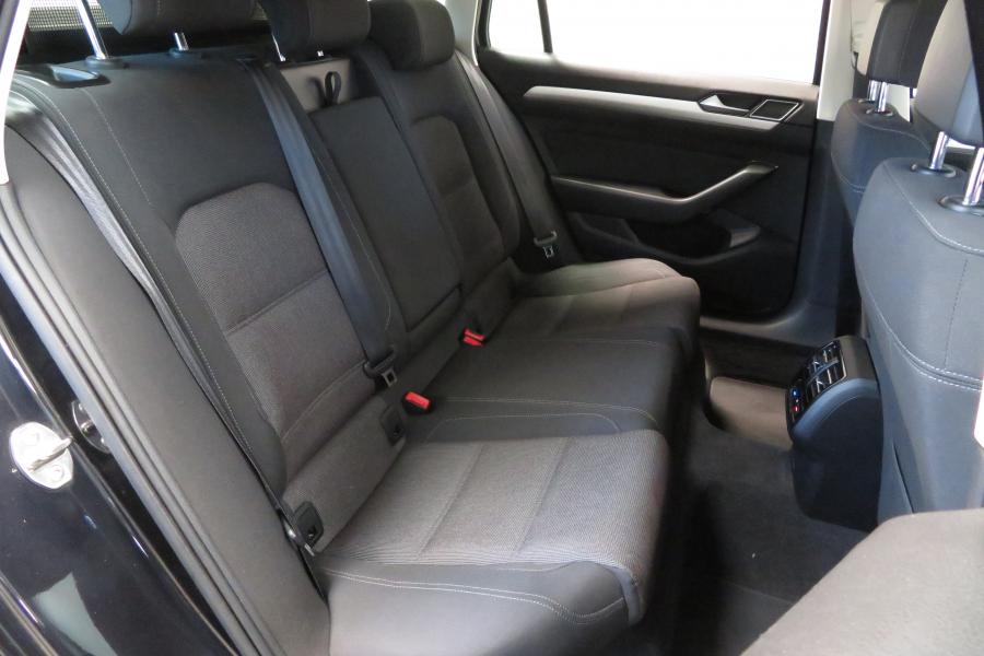 volkswagen-passat-variant-2017-diesel-1968cc