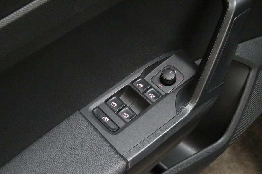seat-arona-2023-gasolina-999cc