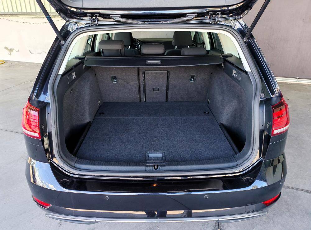 volkswagen-golf-variant-2020-diesel-1598cc