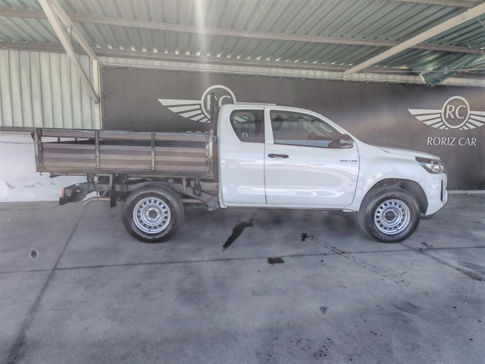 toyota-hilux-2021-diesel-2393cc