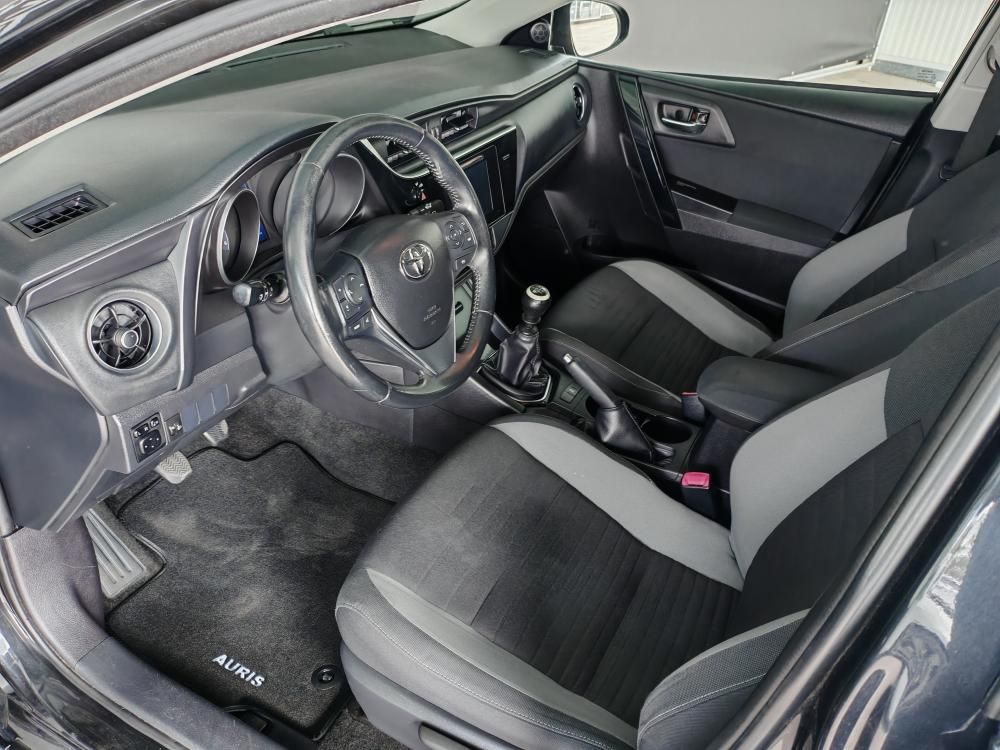 toyota-auris-touring-sports-2016-diesel-1364cc