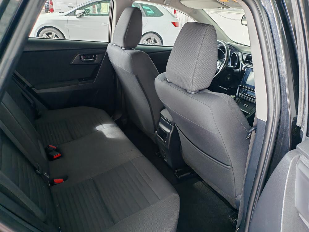 toyota-auris-touring-sports-2016-diesel-1364cc