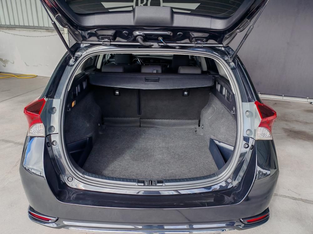 toyota-auris-touring-sports-2016-diesel-1364cc