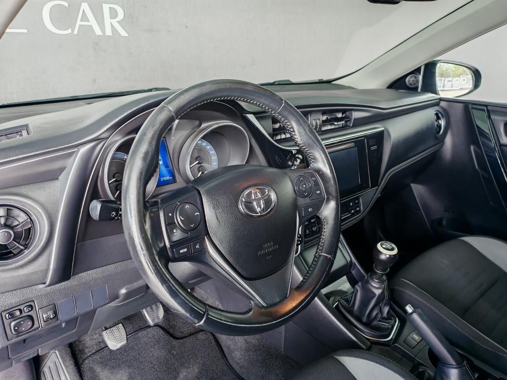 toyota-auris-touring-sports-2016-diesel-1364cc