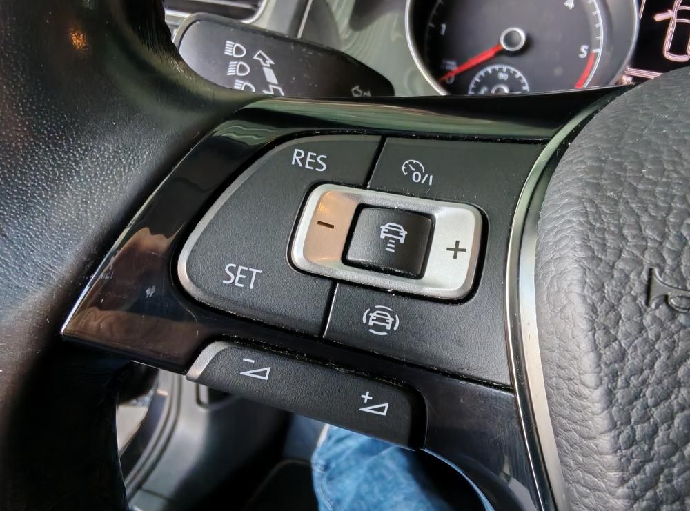 volkswagen-golf-variant-2020-diesel-1598cc
