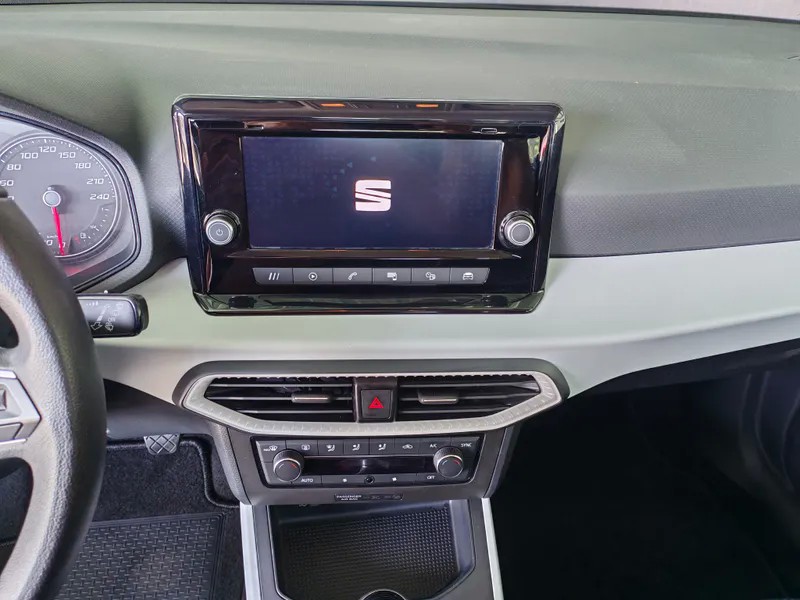 seat-arona-2023-gasolina-999cc