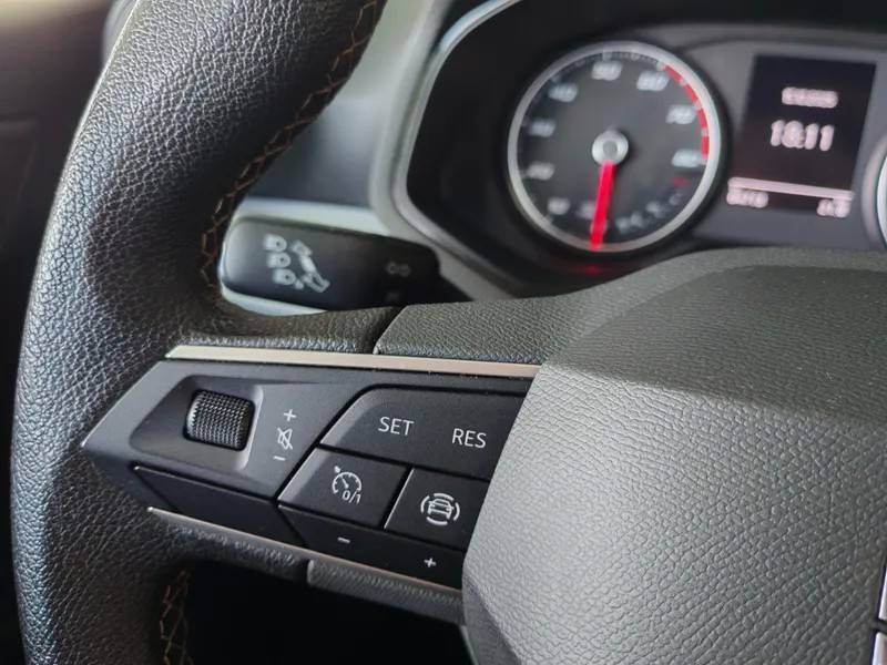 seat-arona-2023-gasolina-999cc