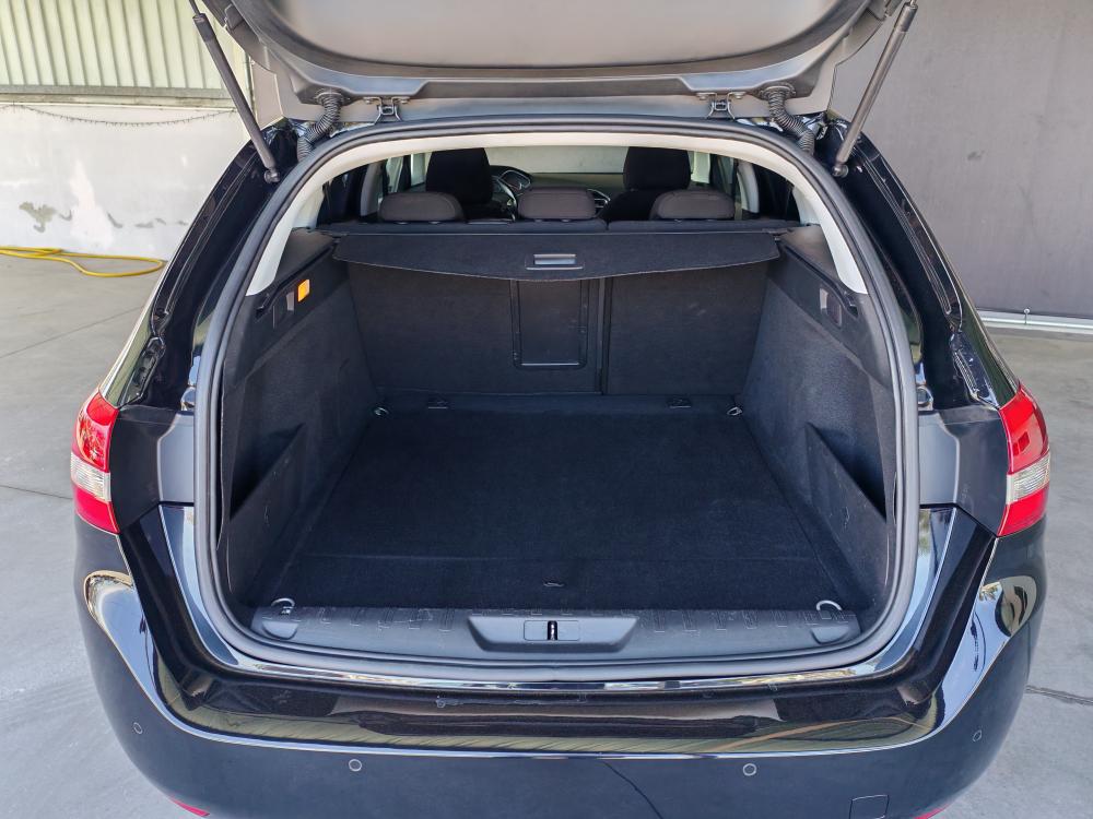 peugeot-308-sw-2017-diesel-1560cc