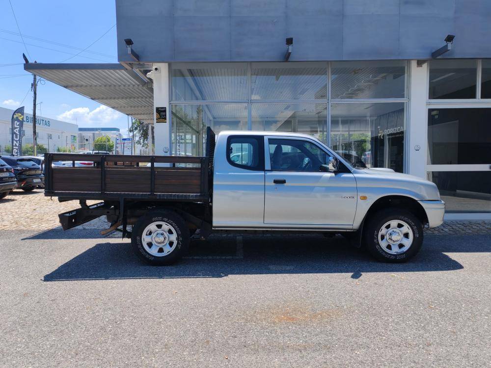 mitsubishi-l200-2000-diesel-2477cc