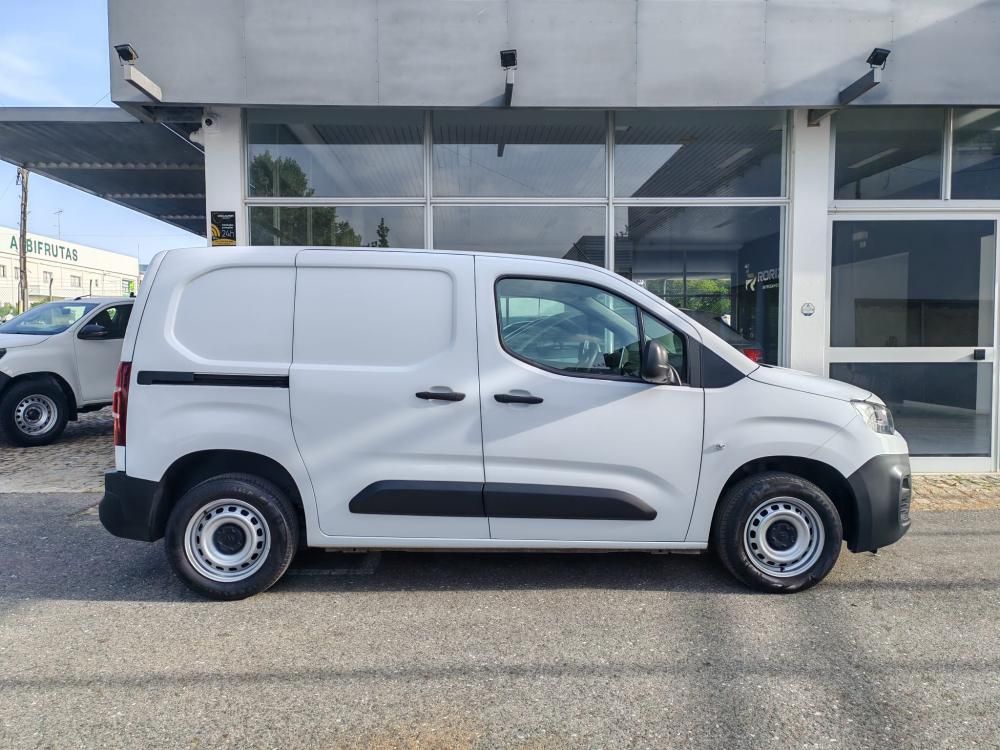 citroen-berlingo-2023-diesel-1499cc