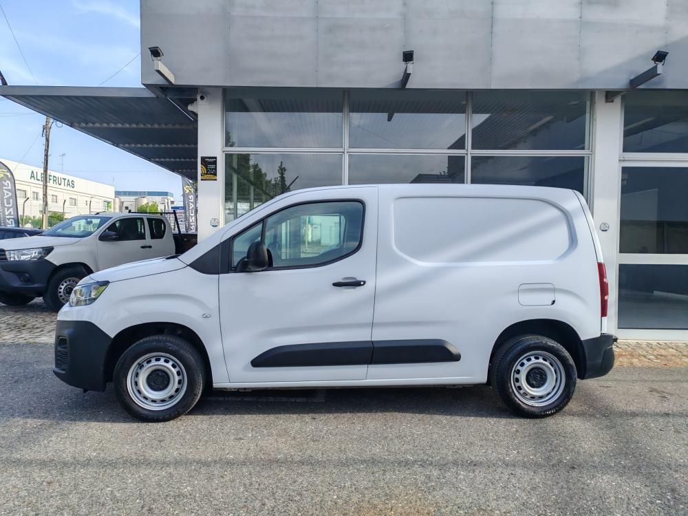 citroen-berlingo-2023-diesel-1499cc