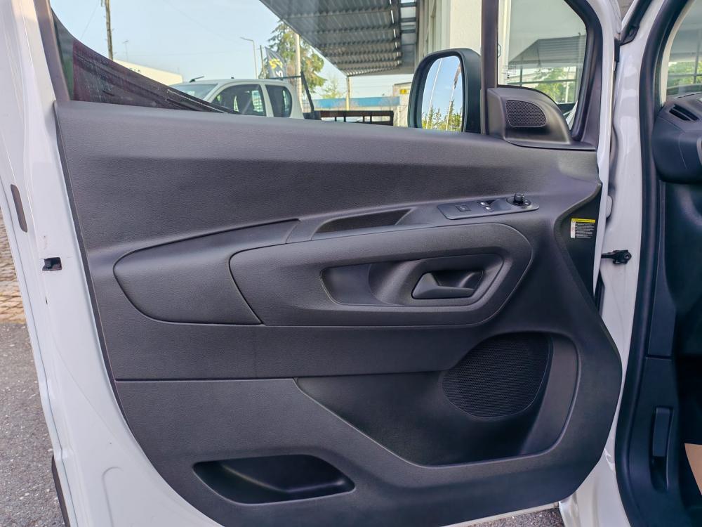 citroen-berlingo-2023-diesel-1499cc