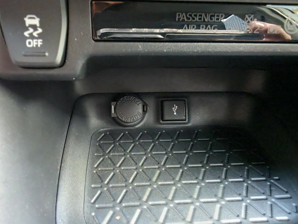 toyota-rav4-2022-hibrido-a-gasolina-2487cc