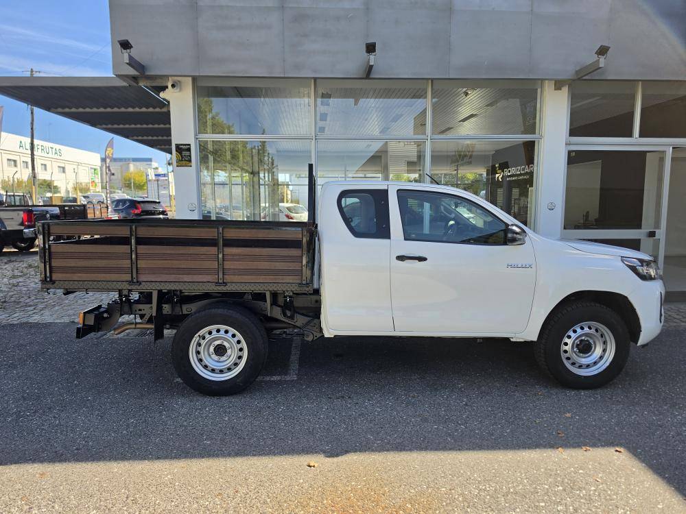 toyota-hilux-2021-diesel-2393cc