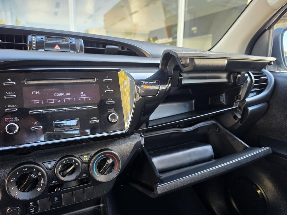 toyota-hilux-2021-diesel-2393cc
