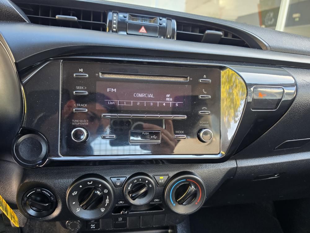 toyota-hilux-2021-diesel-2393cc
