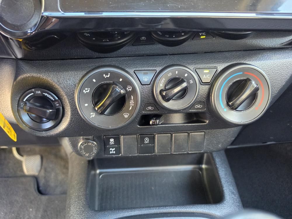 toyota-hilux-2021-diesel-2393cc