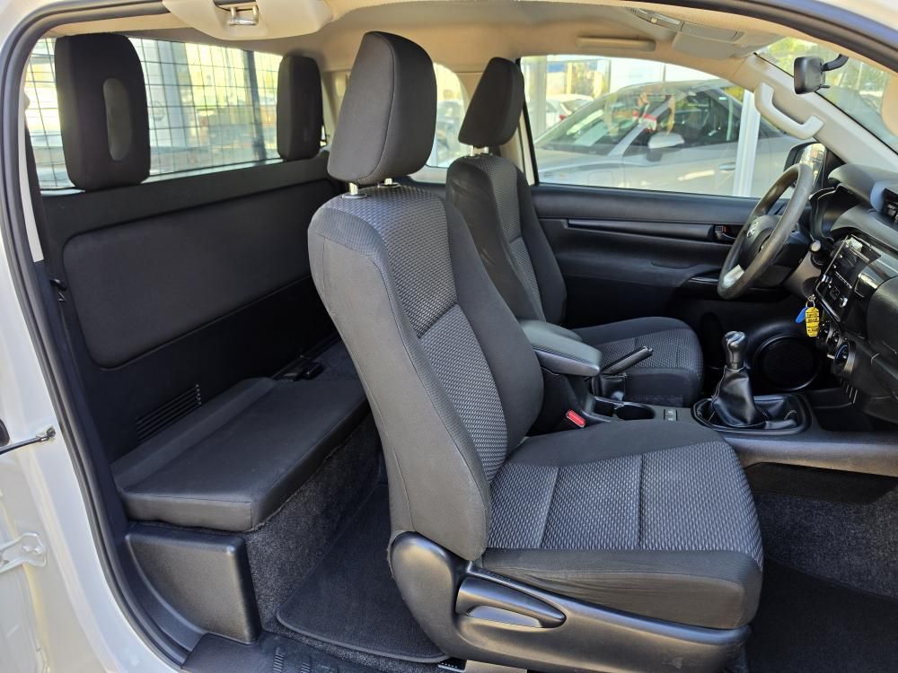 toyota-hilux-2021-diesel-2393cc