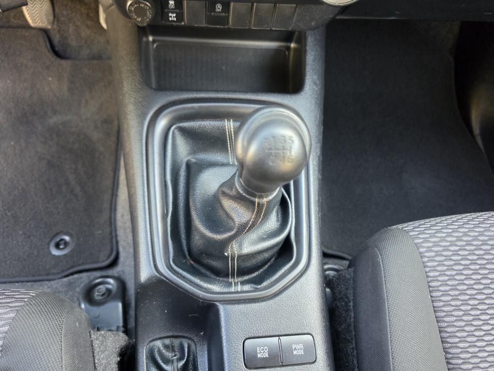 toyota-hilux-2021-diesel-2393cc