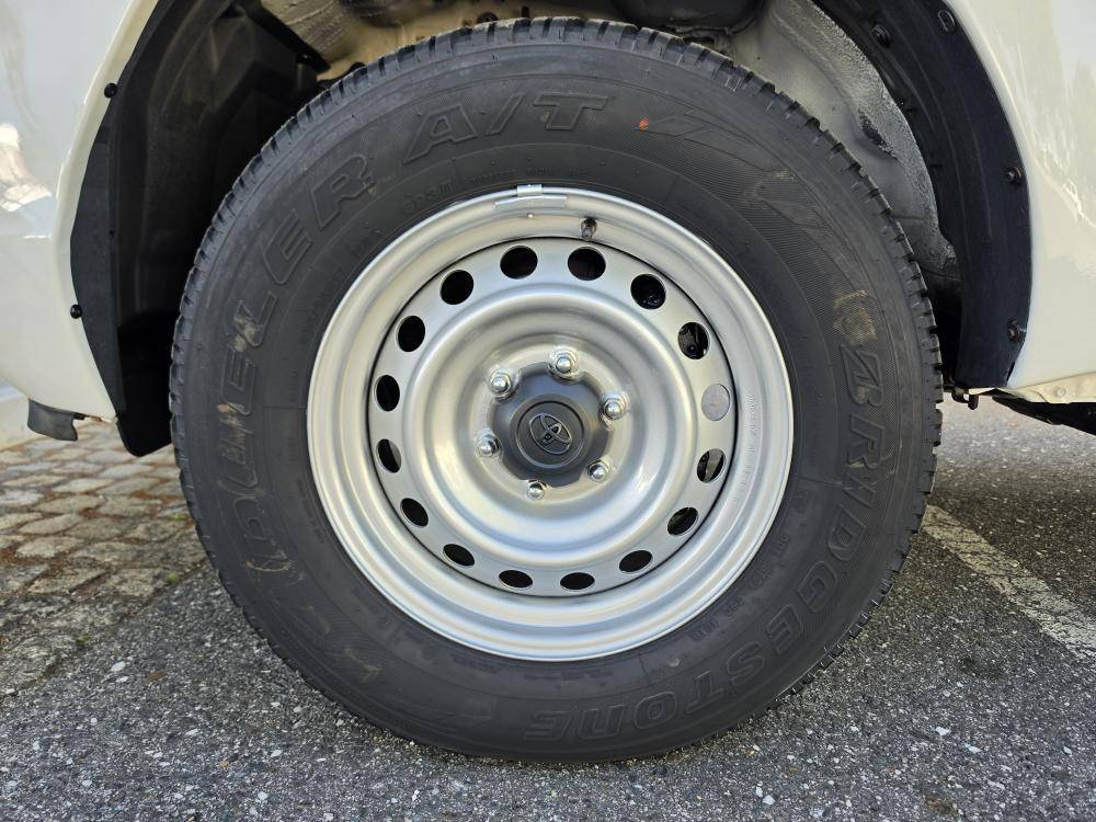 toyota-hilux-2021-diesel-2393cc