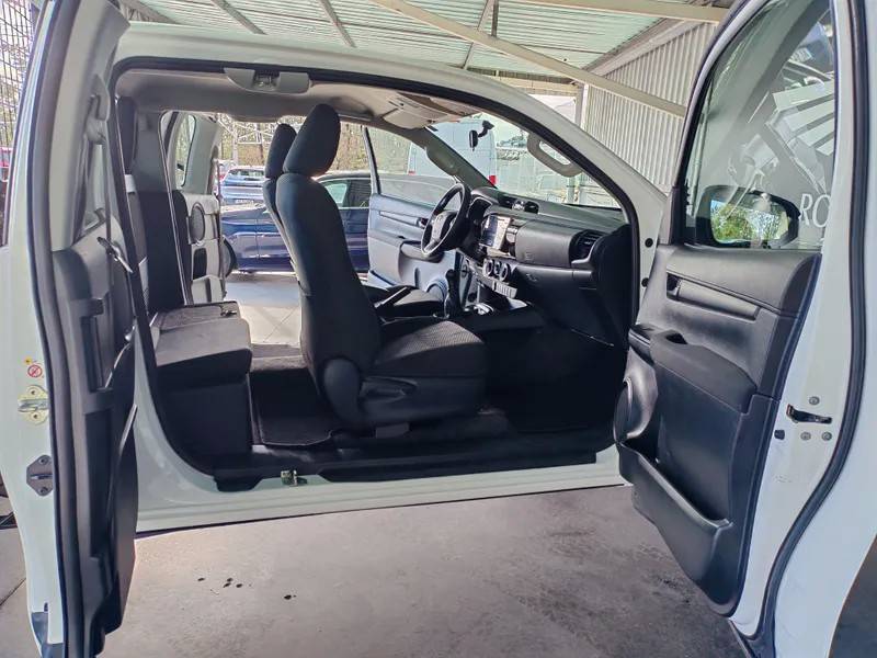 toyota-hilux-2018-diesel-2393cc