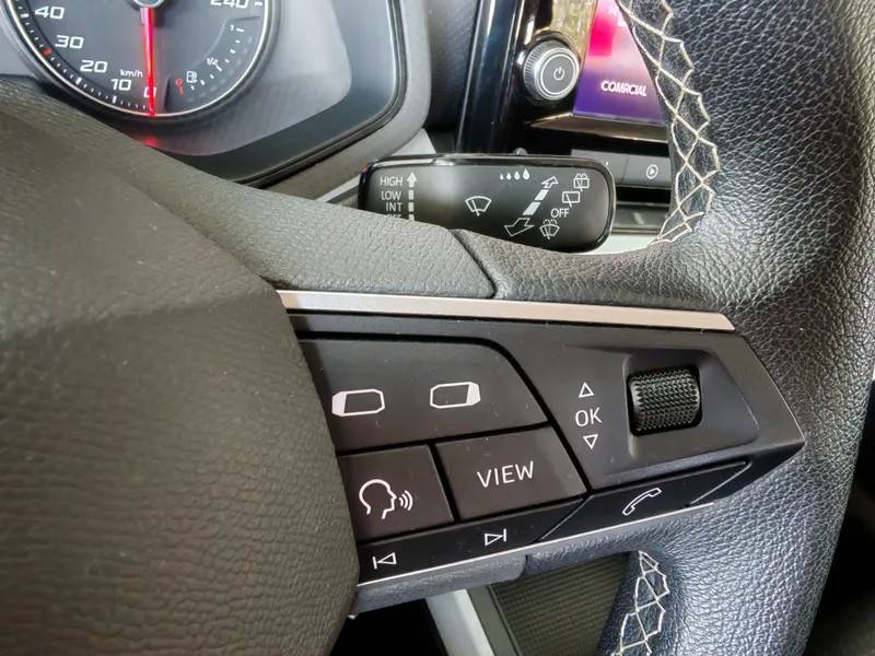 seat-arona-2023-gasolina-999cc