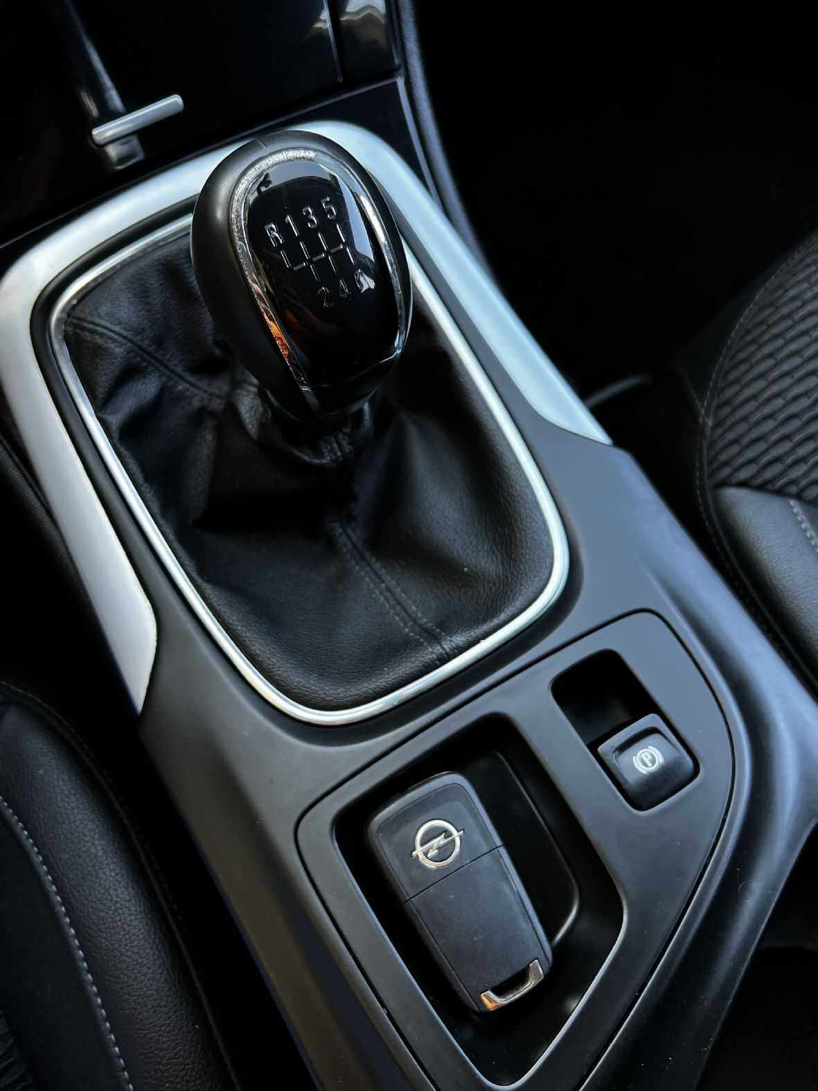 opel-insignia-sports-tourer-2014-diesel-1956cc